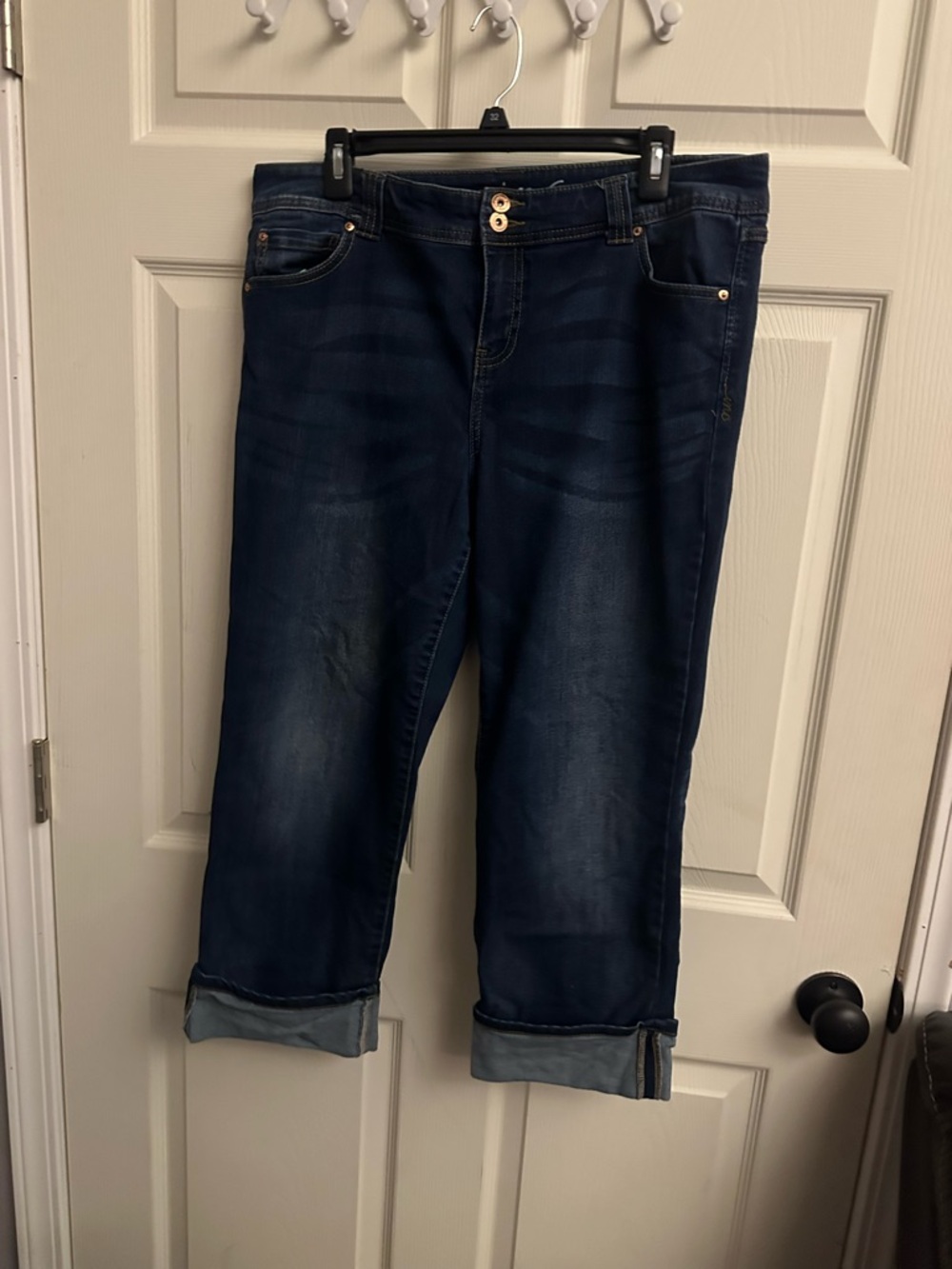 INC International concepts straight leg curvy fit crop jean